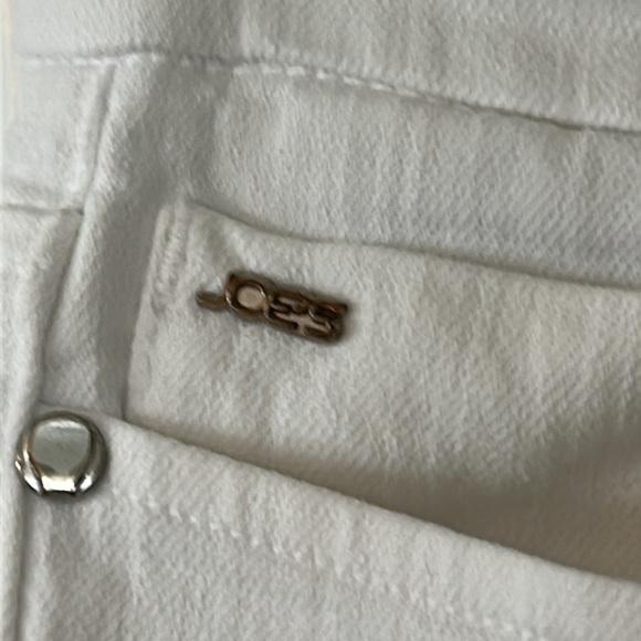 Joe's Jeans Provocateur Jeans w Frayed Hems in Jenny Wash (White) w MEASUREMENTS - Picture 6 of 15